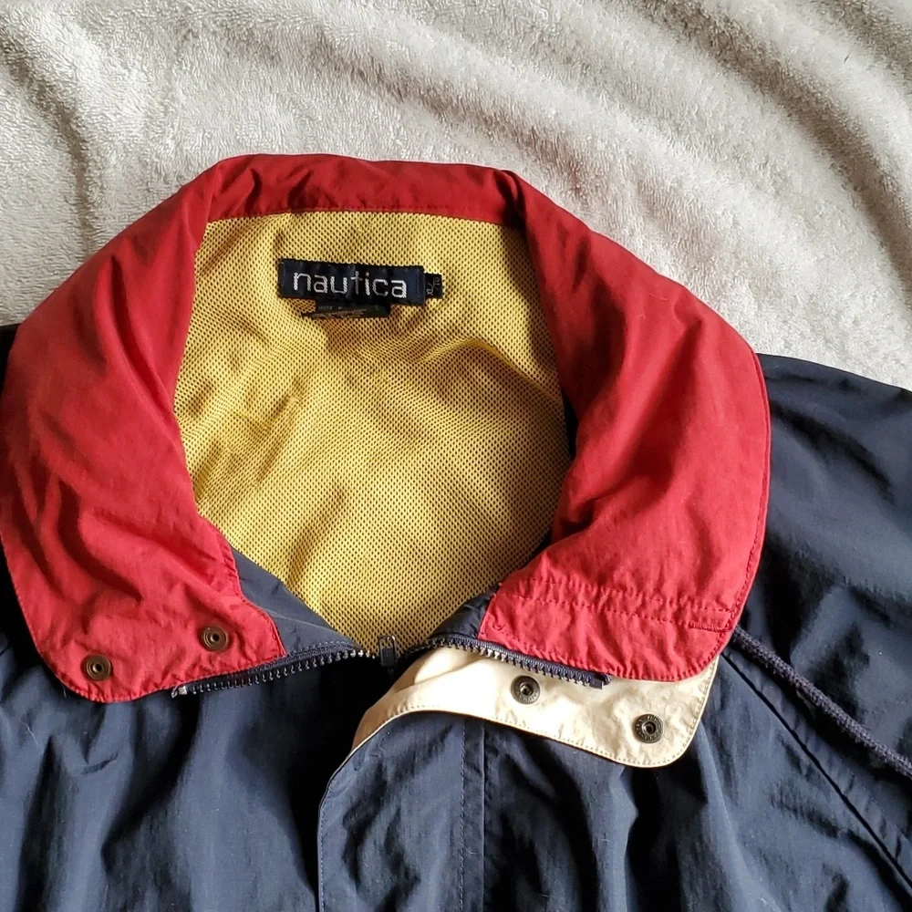 Vintage Lightweight Nautica Jacket in classic red/blue/yellow w/hood XL EUC - Picture 2 of 5